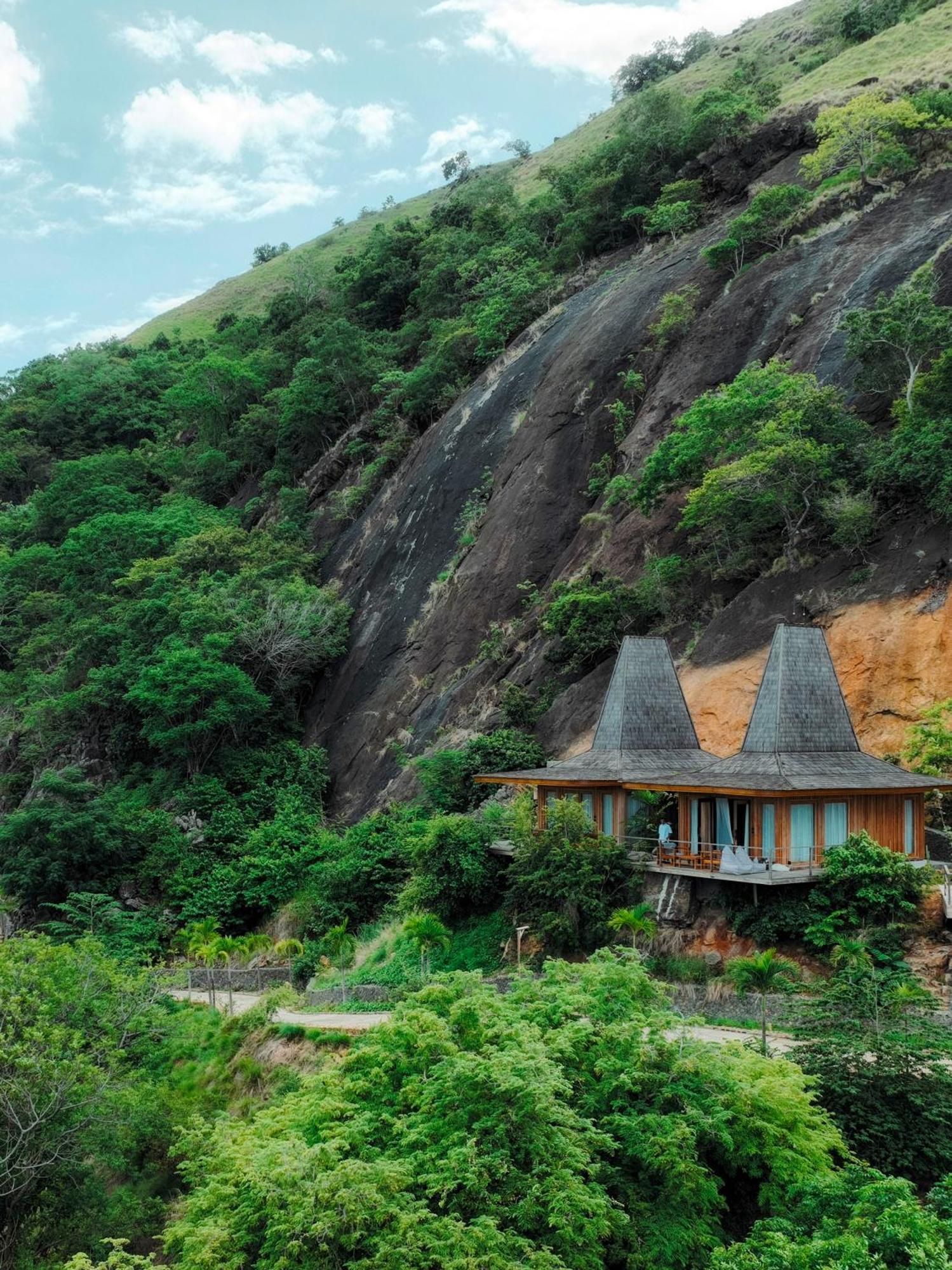 Hotel Menjaga Bay Labuan Bajo Exterior foto